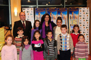 Pizarro entrega los premios del concurso Dibuja y Pinta la Navidad"