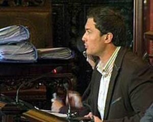 La Trocha llama "oscurantista" a Rull por negarle información