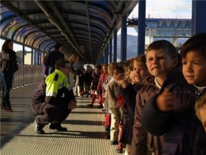 Alumnos de 4 y 5 años de Los Pinos visitan el Puerto de Algeciras