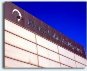 El puerto de Algeciras vuelve a transportar camiones a Ceuta tras cesar el temporal