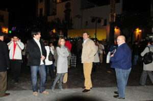 Un pasacalles y una Zambombá" abren el programa de actividades navideñas en el centro comercial abierto