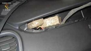 La Guardia Civil recupera un camión robado e interviene 74 kilos de hachís