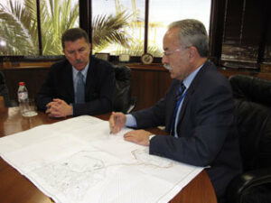 El presidente de la APBA y Miguel Manella abordan los últimos estudios medioambientales