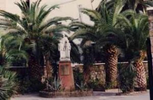 Mercadillo solidario en Salesianos : S.O.S Haiti