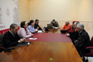 Nieto, Mayordomo y Fírvida presentan a los vecinos el proyecto del nuevo centro cívico de San Bernabé