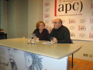 COLEGADES y FACUA Cádiz suscriben un convenio de colaboración