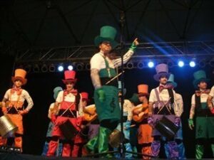 Mucho ritmo para abrir seccion.