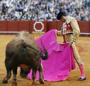 Enrique Ponce el primer domingo de Feria con homenaje incluido