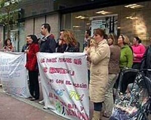 Padres del colegio Tinoco se movilizan en demanda de una plaza de primaria para sus hijos