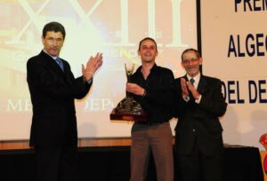 David Tirado recibe el premio al deportista del año