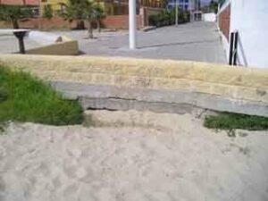 Landaluce teme por el estado de las playas para el verano