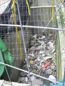 El PP denuncia el estado de los trabajos de colocación de contenedores soterrados en Juan XXIII