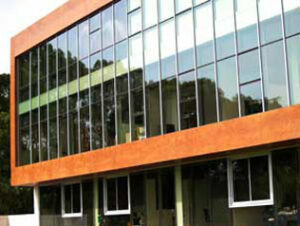 Mancomunidad firma planes de prevención de drogas con las empresas Comomin, Astilleros Cernaval y Arcgisa