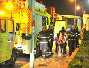 Afectadas por inhalación de humo cuatro personas, tres menores, tras el incendio en un piso