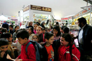 Los alumnos del CEIP Alfonso XI participan en el programa "Conoce el Mercado"