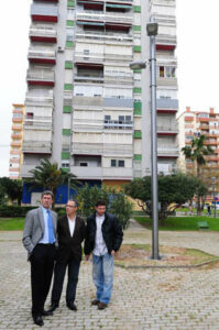 La Plaza de Portugal de San José Artesano mas iluminada que nunca.