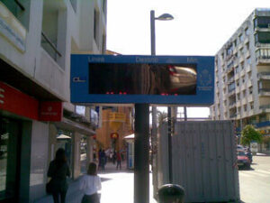 Algeciras moderniza las paradas de autobuses urbanos