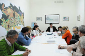 Respuesta a la Trocha sobre la calle ancha