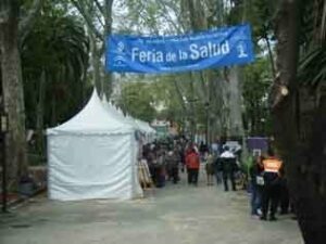 El parque María Cristina acoge durante la jornada de hoy la Feria de la Salud