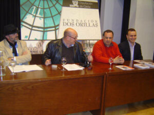 "Tristeza en el gran espejo dorado" el nuevo poemario de Juan Emilio Ríos