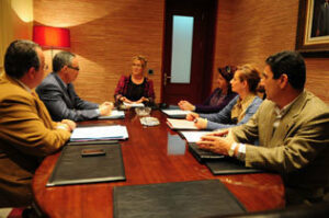 La Comunidad de Propietarios Cortijo Real visita el Consistorio