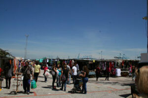 "Así nos llevan a la ruina" Rechazo a las nuevas medidas del mercadillo