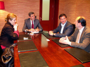 Herrera recibe al Secretario General de AJDEPLA