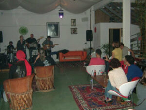 Esta noche le toca el turno al grupo In Version" en Bocai