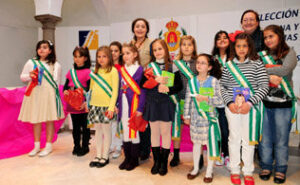 Nuria Cívico, del colegio Puerta del Mar, reina infantil de la Feria Real 2010