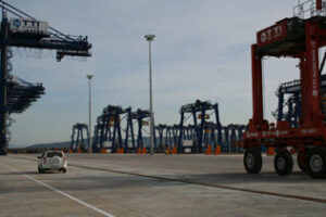 Las reacciones se siguen produciendo ante la crisis en el puerto