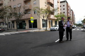 Vías y Obras asfalta cinco calles de San José Artesano y Cuesta del Rayo