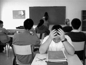 Basta de agesiones a los profesores: hay que buscar salidas educativas para solucionar este problema