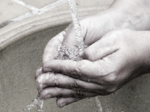 El Hospital Punta de Europa celebra hoy su taller de puertas abiertas Salva vidas, lávate las manos