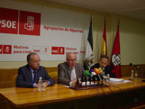 La Ley de puertos permitirá a las navieras que operan en el Estrecho fijar un precio común durante la OPE