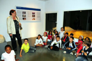 Alumnos del CEIP "San García" realizan un taller con motivo del Día Internacional de los Museos