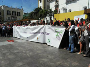 La sociedad algecireña saca Tarjeta roja al maltratador"
