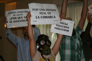 Un vertido de fuel afecta a 800 metros de la playa de Guadarranque en San Roque