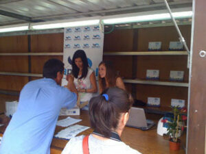 APYMEAL entrega más de mil Tarjetas Centro en las IV Jornadas de Ciencias en la calle