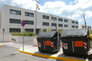 Limpieza renueva los contenedores en Los Toreros y Cortijo Vides