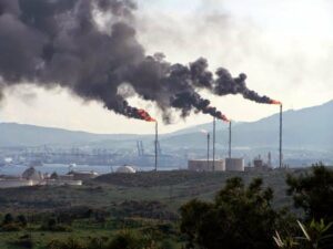 La reportera de "Algo huele mal" afirma que RTVE decidió no emitirlo tras recibir "una llamada de Cepsa"