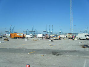 Primer día de mercadillo por la tarde