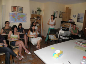 La Asociación "Victoria Kent" recibe formación sobre el Banco del Tiempo