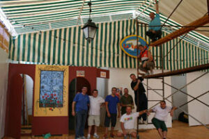 Socios de La paloma especial" se atreven con las telas de los techos