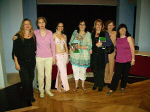 Los poetas se solidarizan en el Kursaal con Palestina en la presentación del libro Versos para derribar muros"