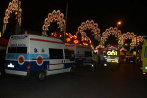 Una joven pierde el conocimiento en la Feria y emergencias tarda cuarenta y cinco minutos en aparecer