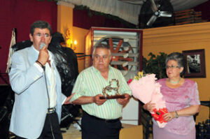 Jurado recibe el X Premio Cofrade de "La Parihuela"