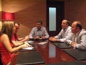 Herrera explica a Apymeal que: Ahora no es el momento de bajar los impuestos"