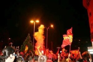 CAMPEONES DEL MUNDO. Más fotos de la marea roja algecireña