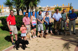 Limpieza y AVV "La casita de las palomas" ponen en marcha una campaña de concienciación en san Bernabé