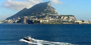 Rubalcaba niega haber dado instrucciones para que la Guardia Civil no patrulle en aguas de Gibraltar